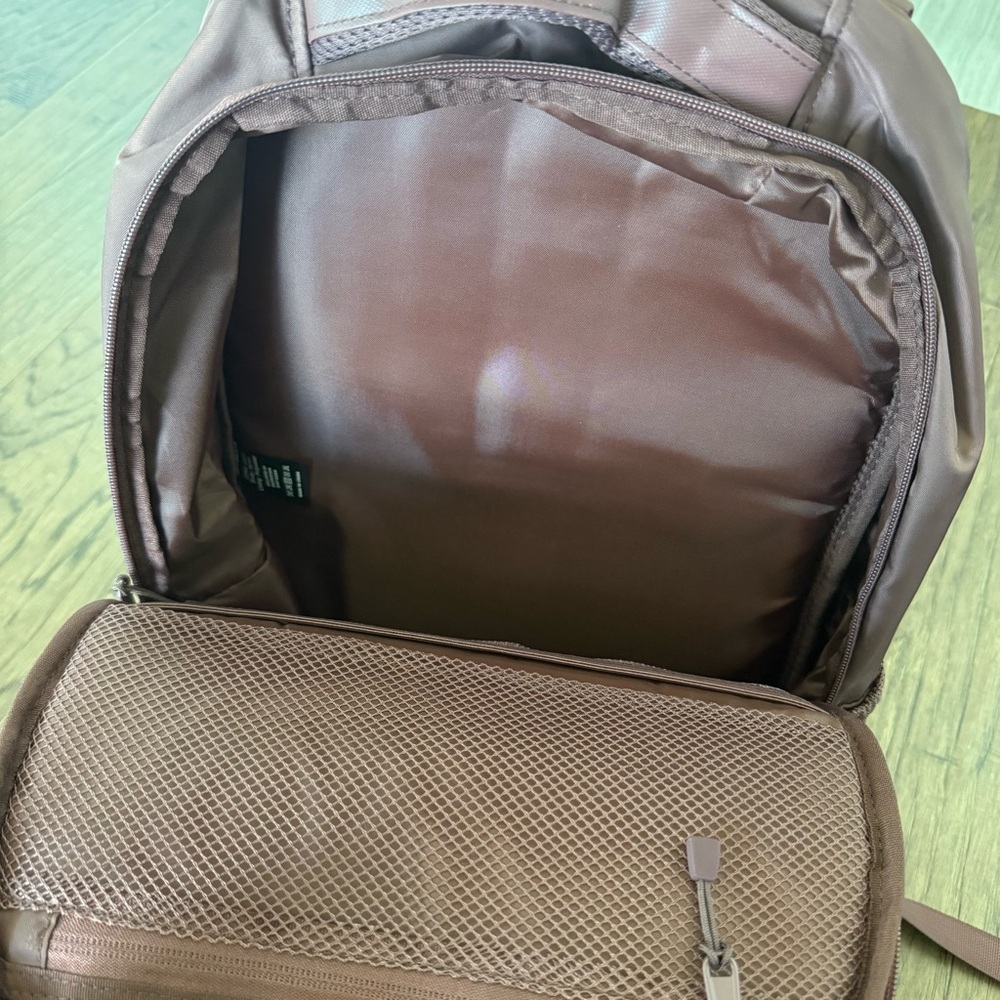 Alphalete Core Backpack - Picture 3 of 3